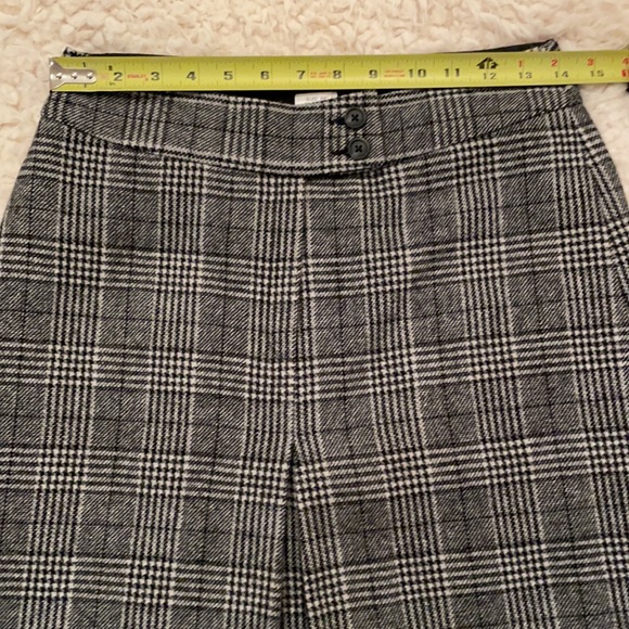 Three Piece Women’s Plaid Wool Set - Picture 13 of 16
